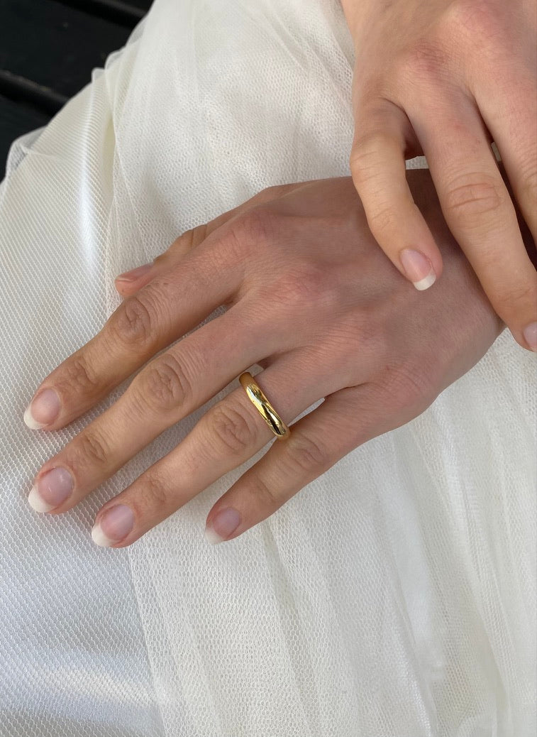 Mrs. Classic Ring - 14 eller 18 Karat Guld