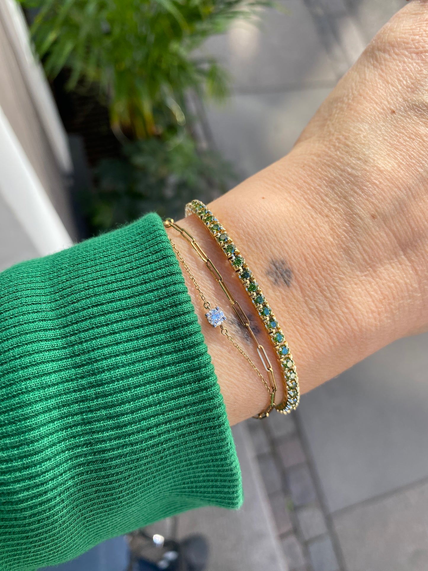 Tennis Bracelet with 55 Green Diamonds - 18 karat gold