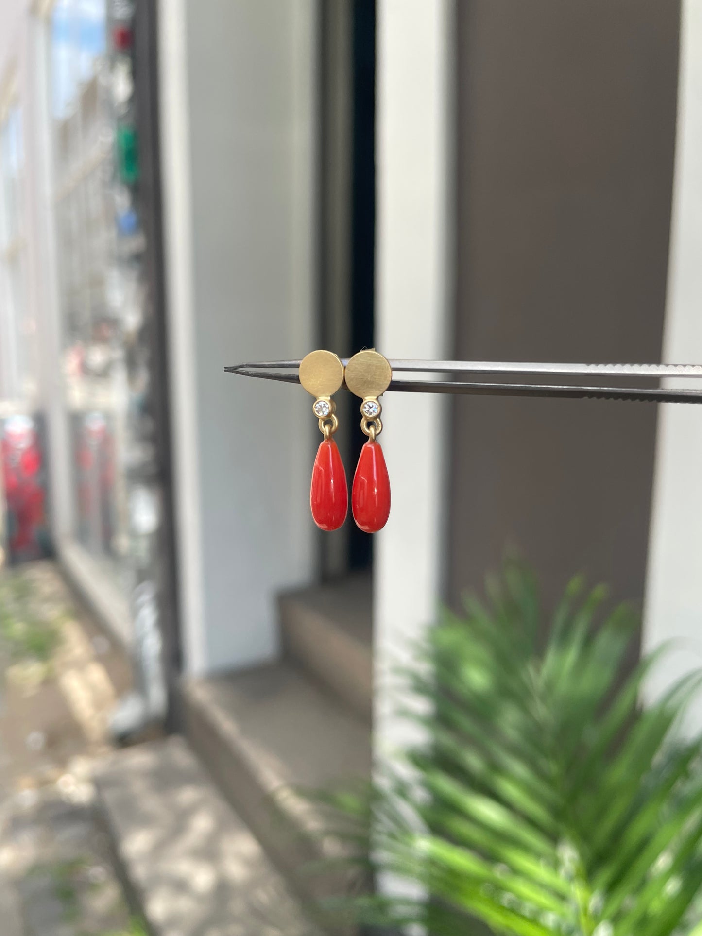 Dot Coral Earring - 18 Karat Gold, Corral White Diamond
