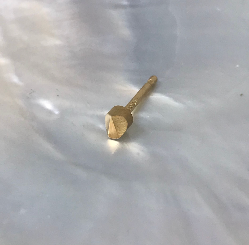 FACET U / Arrow Earring - 14K Gold