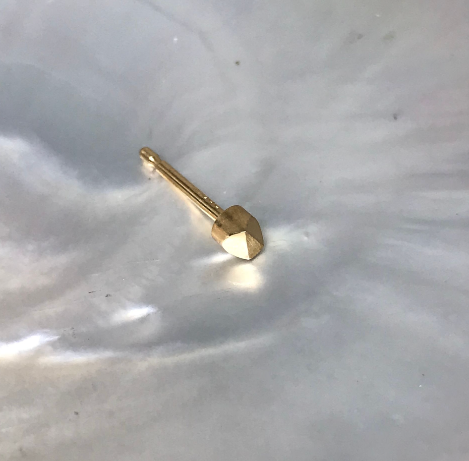 FACET U / Arrow Earring - 14K Gold