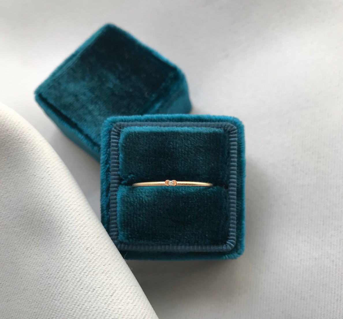 Mist Day/Light Diamond Ring - 14k Gold