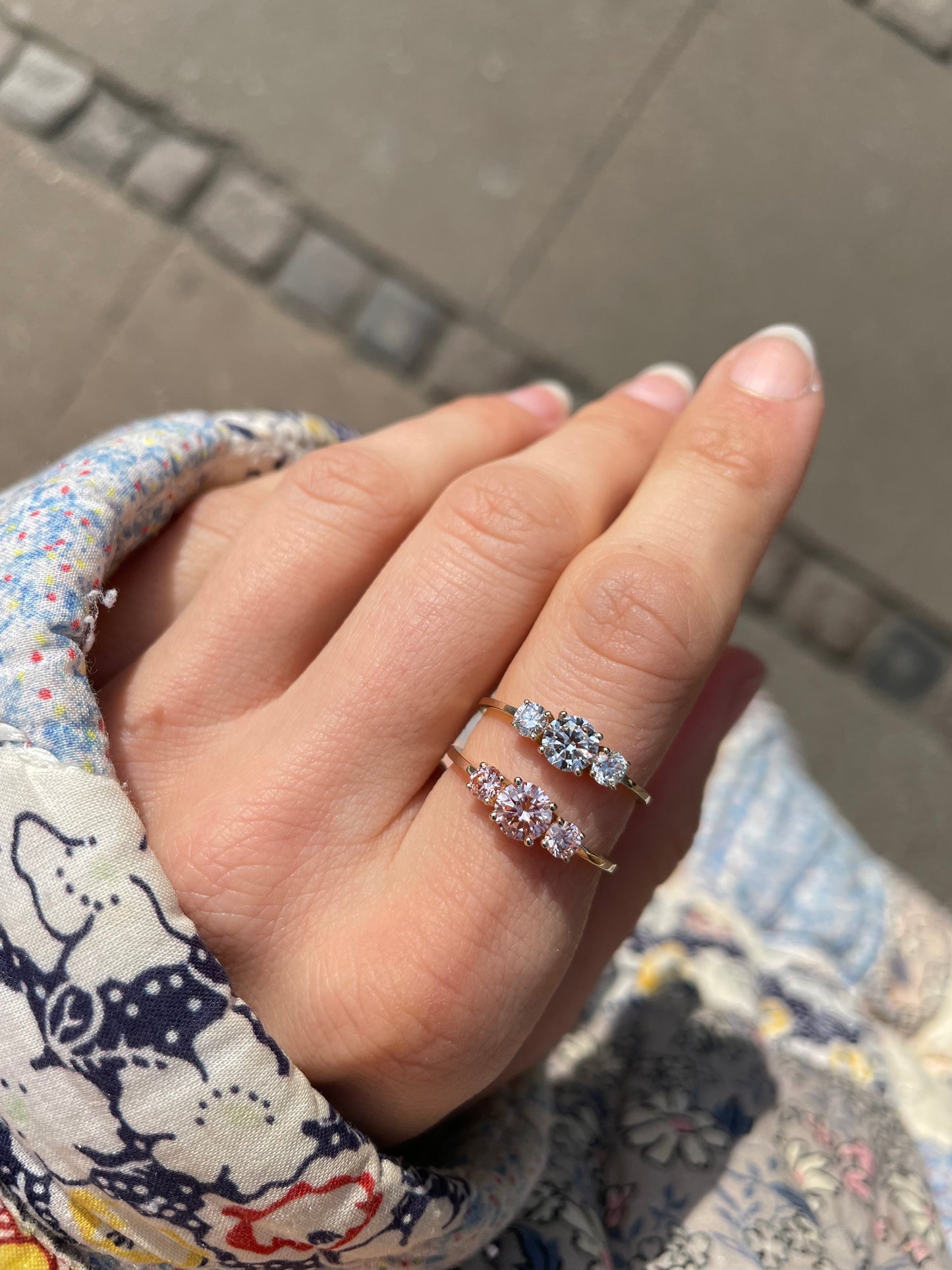 Tre-stens Klassisk Pink Laboratorieskabt Diamant Ring