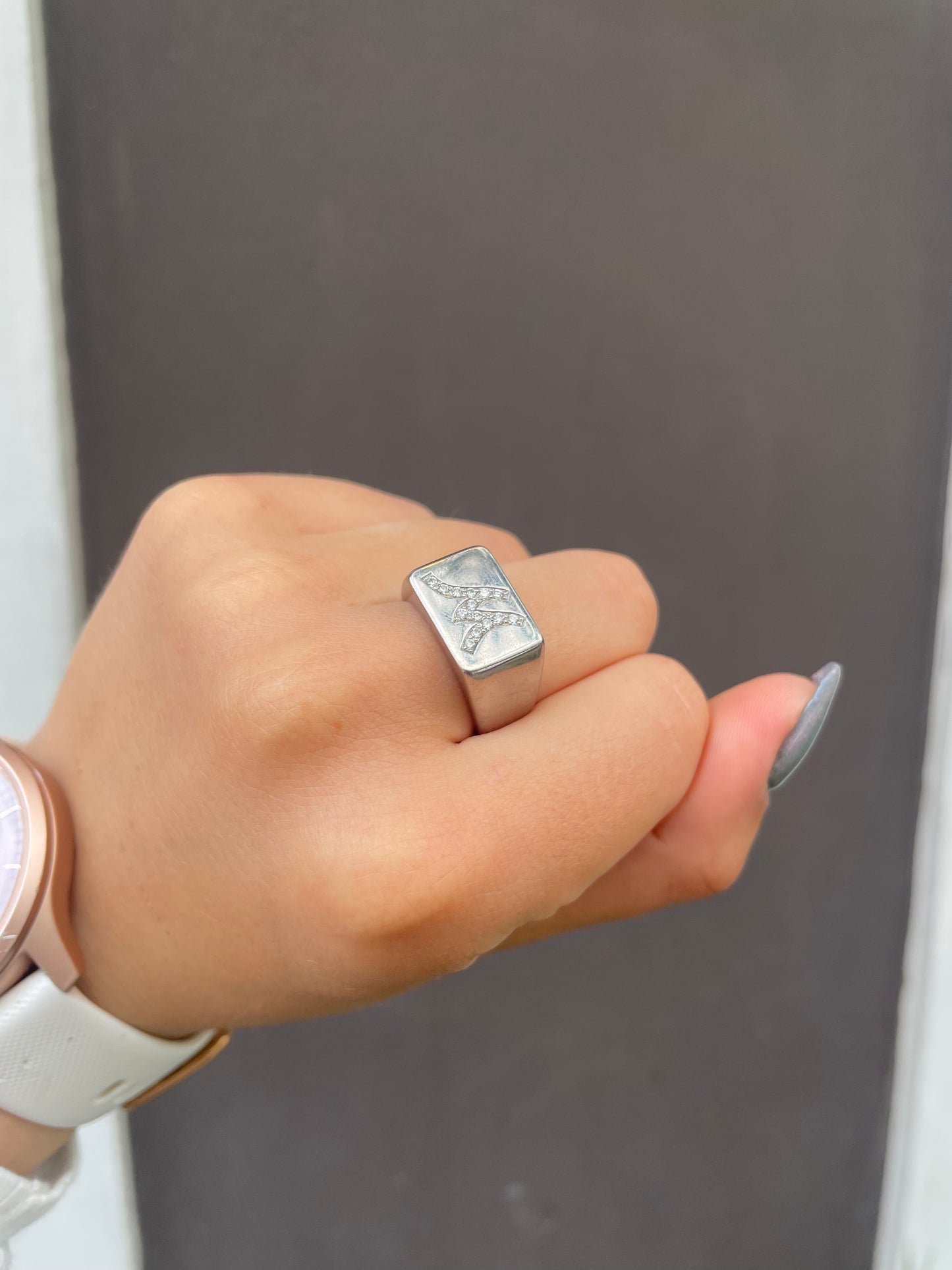 Signet Ring med hvide diamanter - 14 Karat Hvidguld