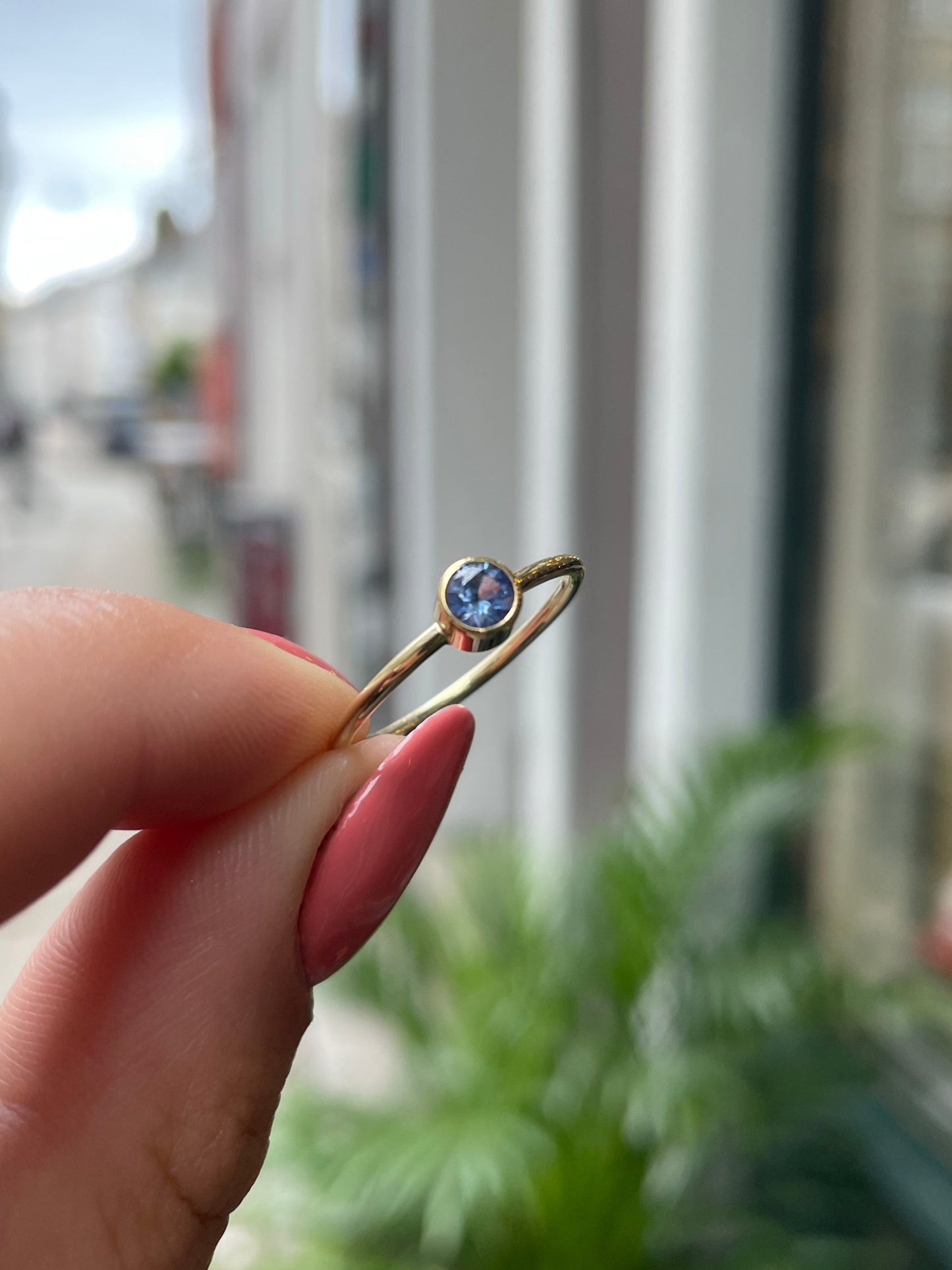 Miss Marie Klassisk Blå Safir Ring - 14 Karat Guld