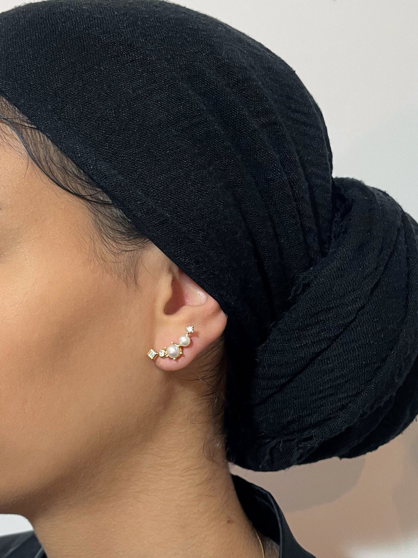 Wave Pearls - Earring - Goldplated Silver W. Pearls and Cubic Zirconias