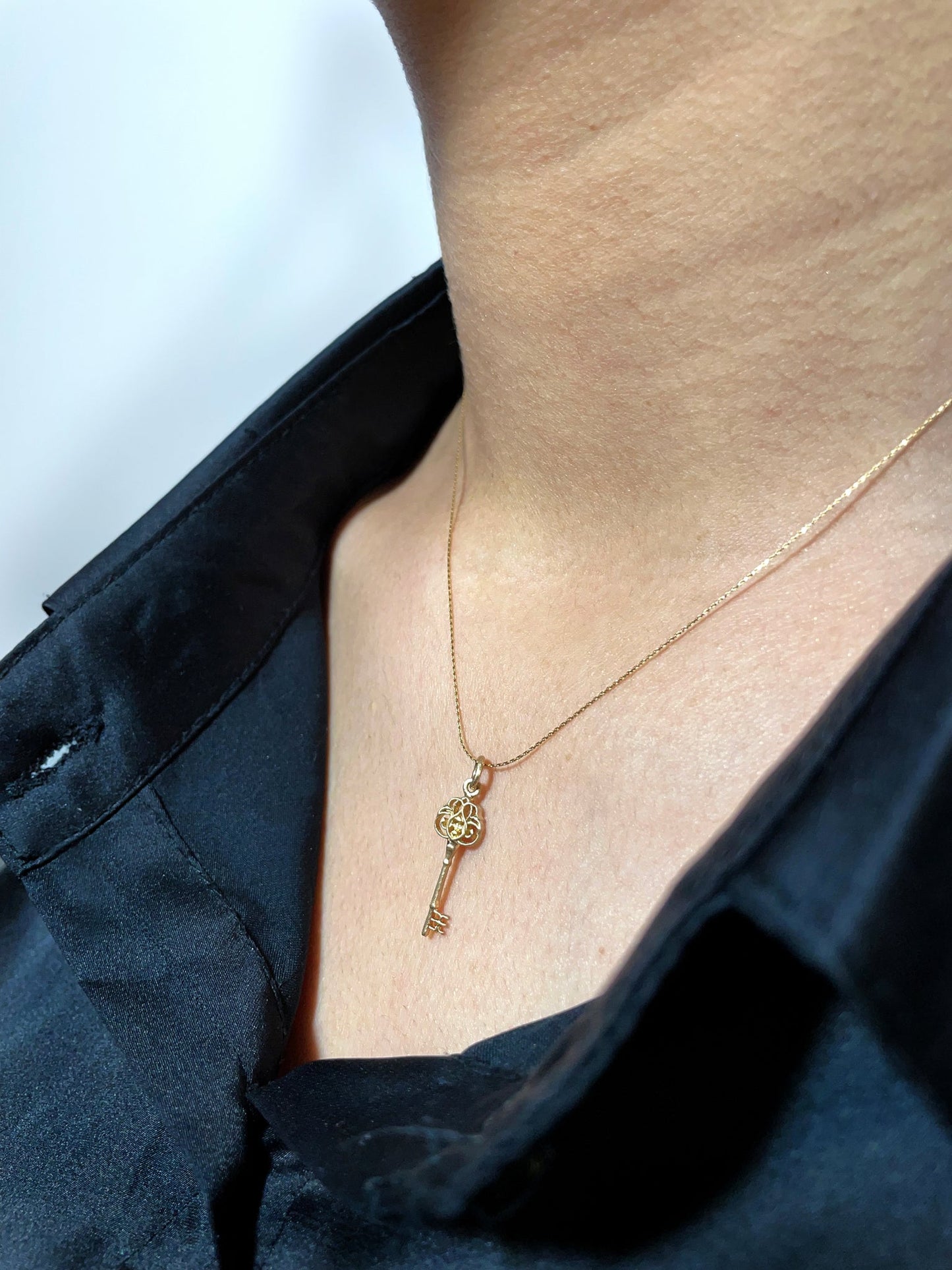Kinz Key Pendant - 14 Karat Gold