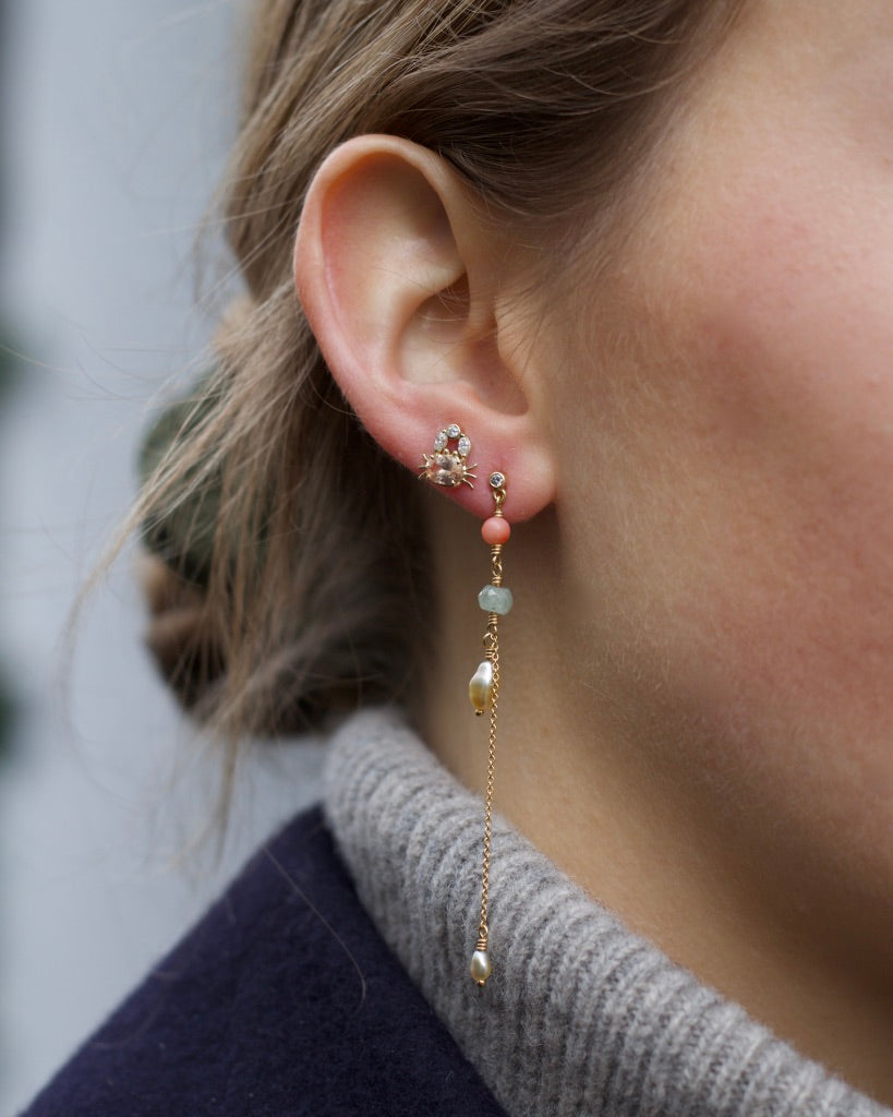 Nature Pearl Ørering - 18 Karat Guld med koral, Safir, Keshi Perle og Diamant