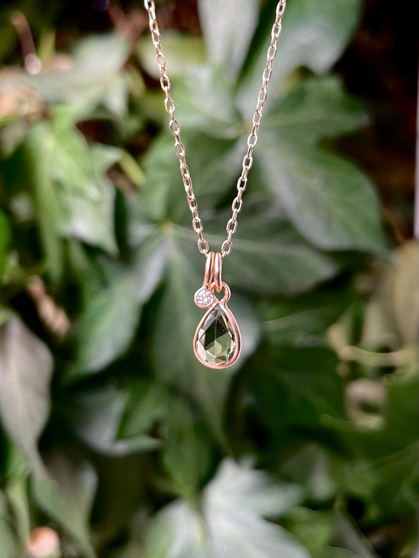 Rose Cut Sapphires & White Diamond Necklace - 14 Karat Gold