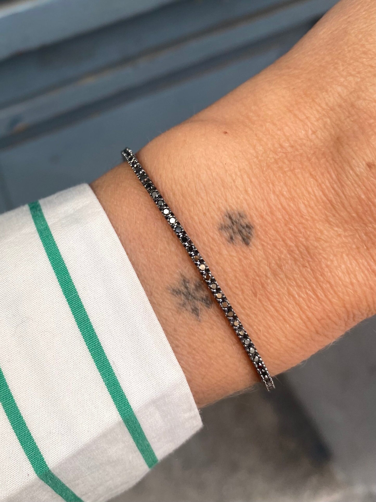 Tennisarmbånd i 18k Hvidguld og Sorte Diamanter