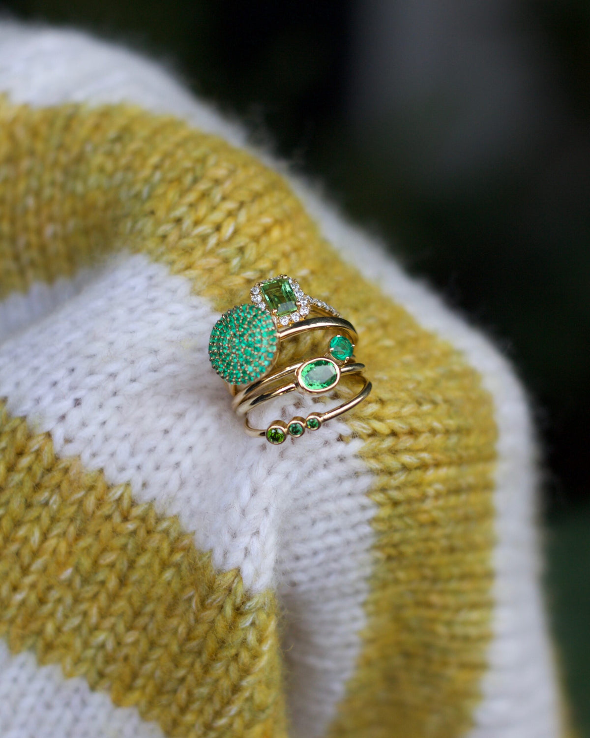Miss Marilyn Tsavorite Ring (Tre Sten) - 14 Karat Guld