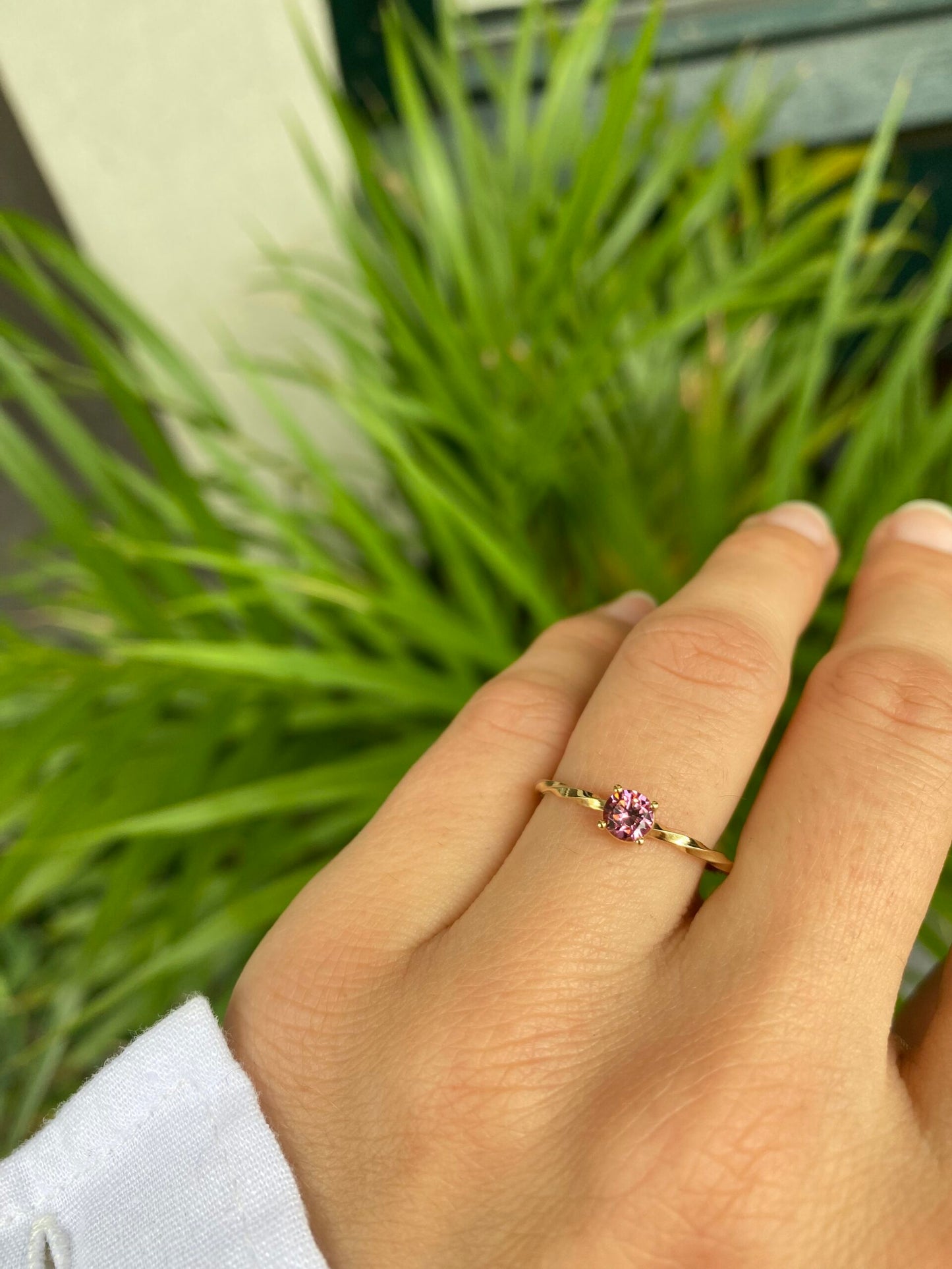 Miss Martha Classic Red/Pink Garnet Ring - 14 Karat Gold