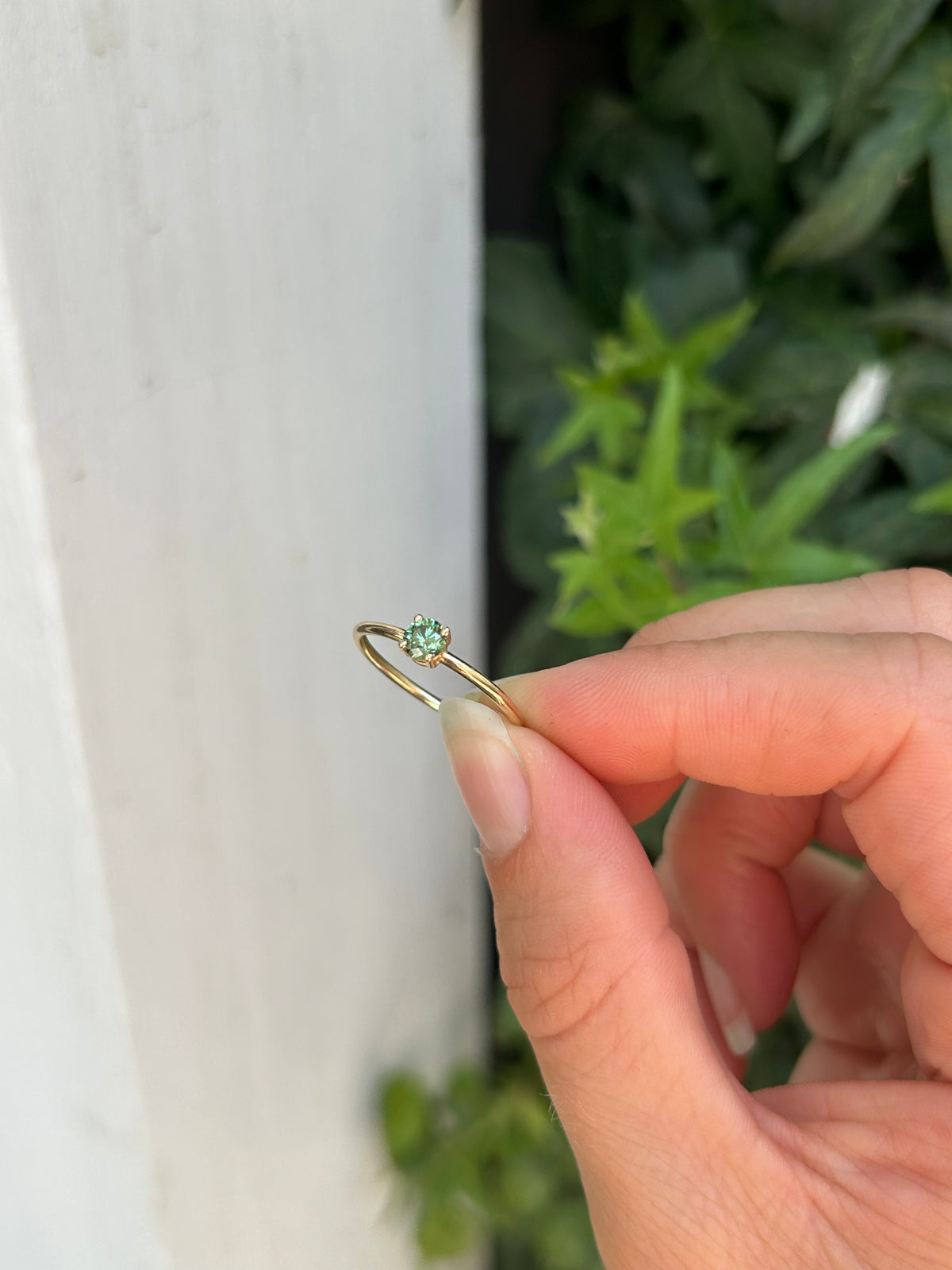 Miss Freja Classic Green Diamond Ring - 14 Karat Gold