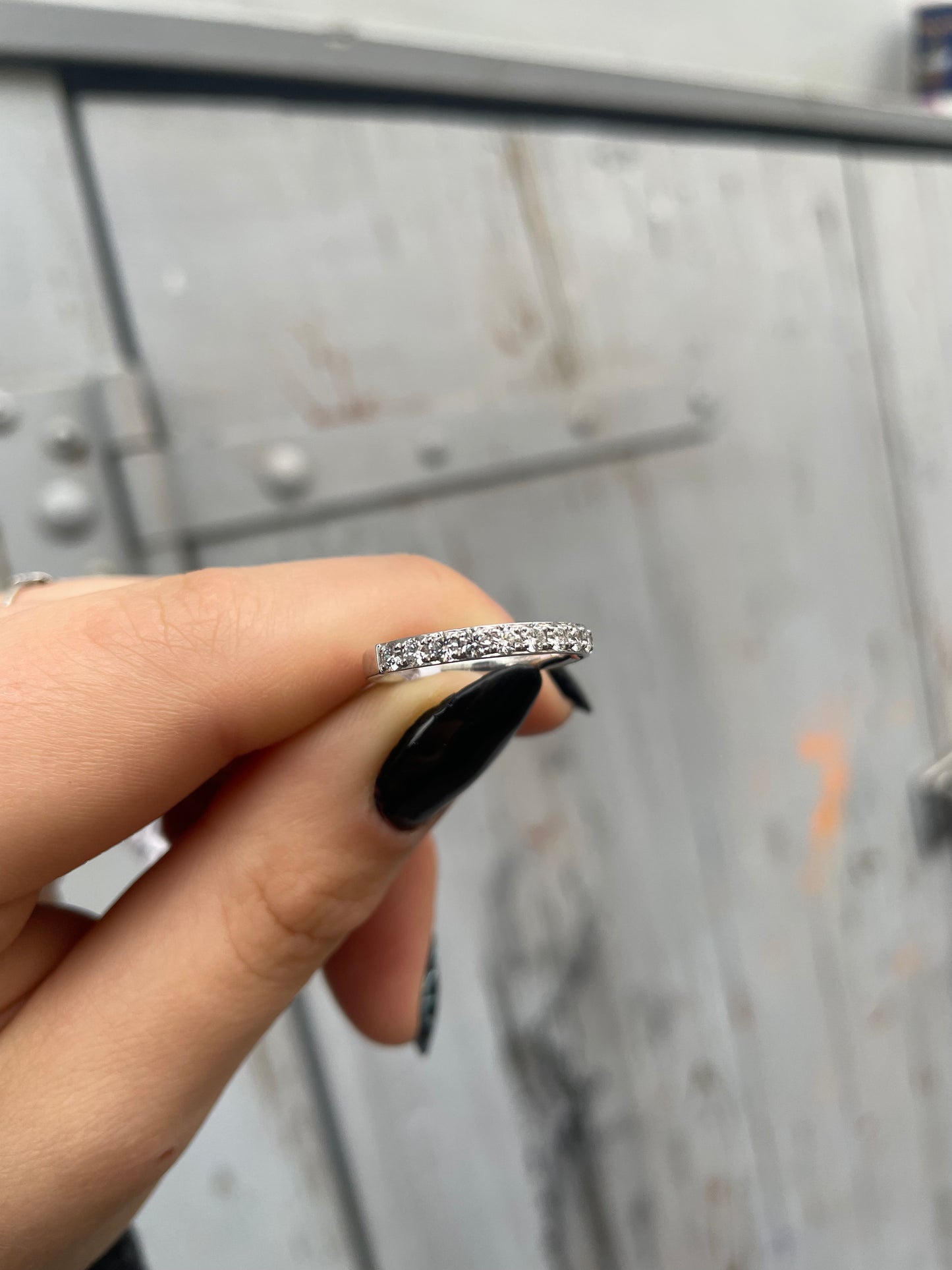 Eternity Ring - Platinum W. Diamonds - Claw Setting - 0.6Ct