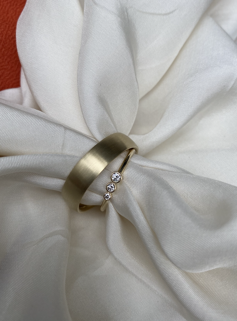 MR. & MRS. Marilyn Ring-Gold White Diamond 14 Karat