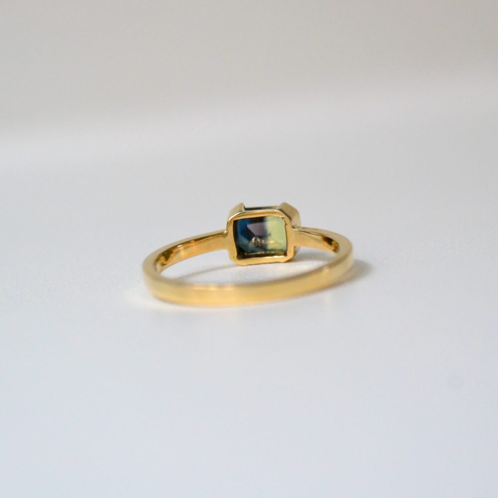 Beduni Ring - 18 Karat Gold Bi Colored Sapphires