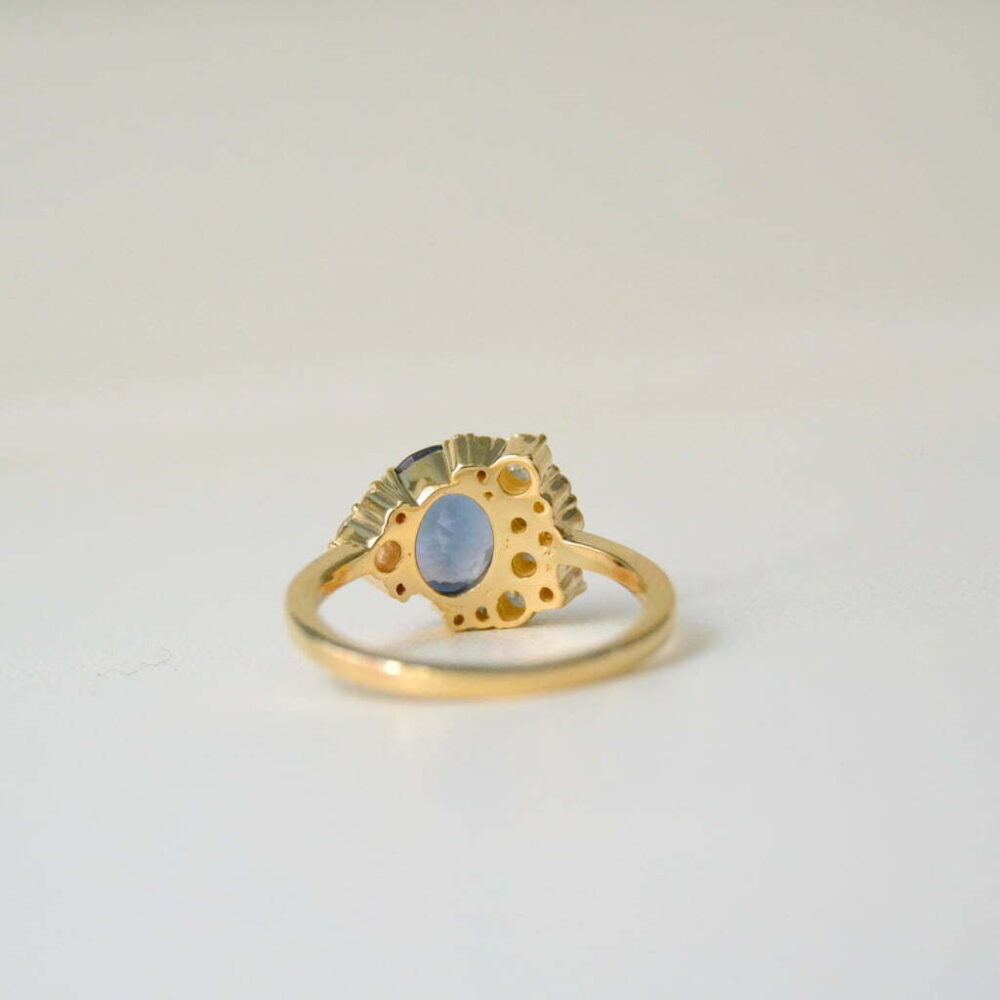 Nil Pokura Ring - 18 Karat Gold White, Blue Diamond, Spinel