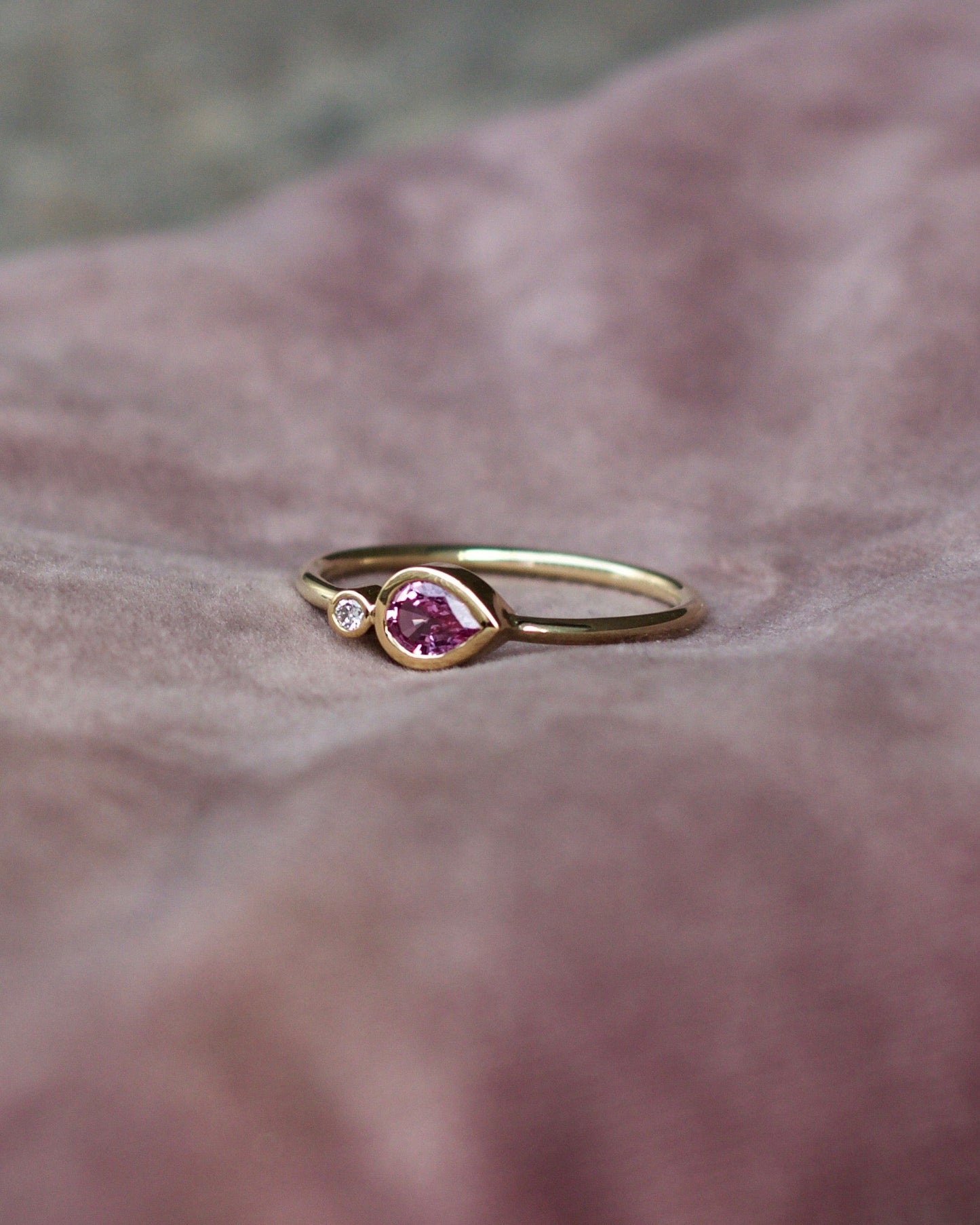 Classic Pink Sapphires Ring-White Diamond, Pink Sapphires 14 Karat Gold